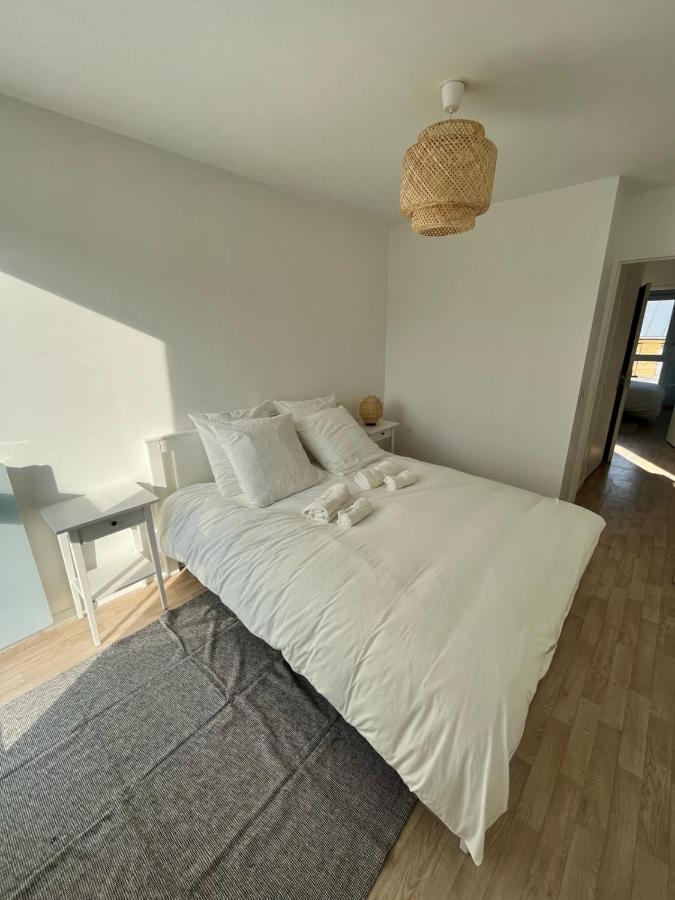 Modern And Bright Apartment Near Paris La Courneuve Esterno foto