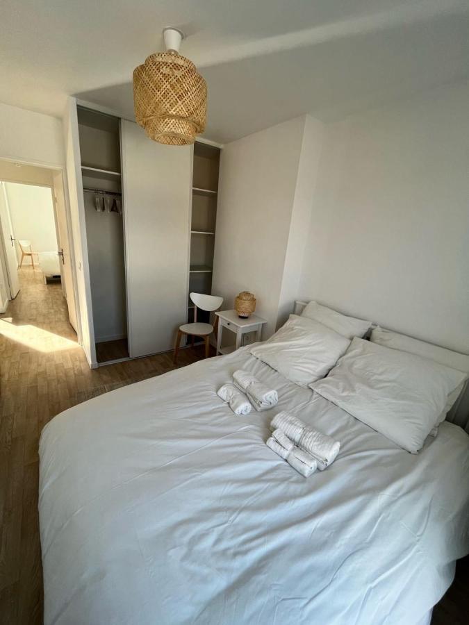 Modern And Bright Apartment Near Paris La Courneuve Esterno foto