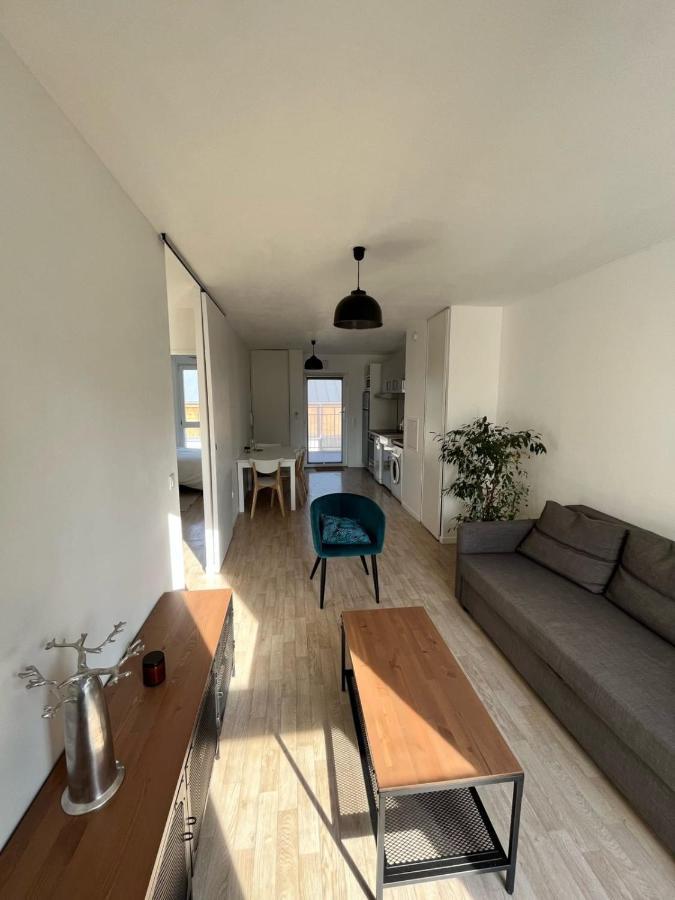 Modern And Bright Apartment Near Paris La Courneuve Esterno foto
