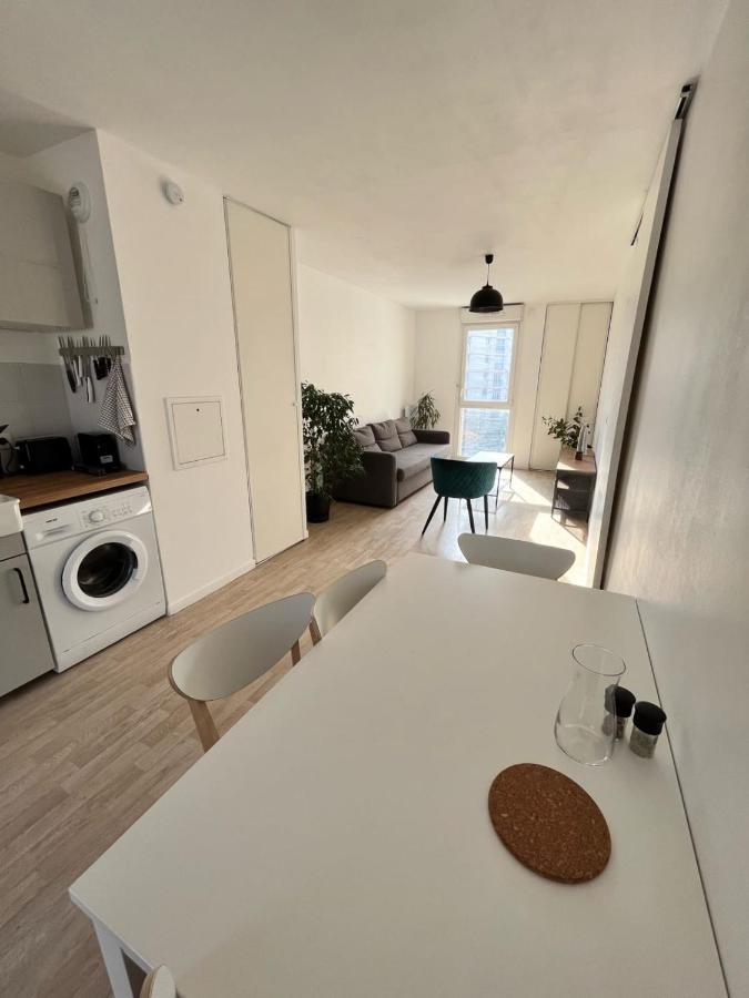 Modern And Bright Apartment Near Paris La Courneuve Esterno foto