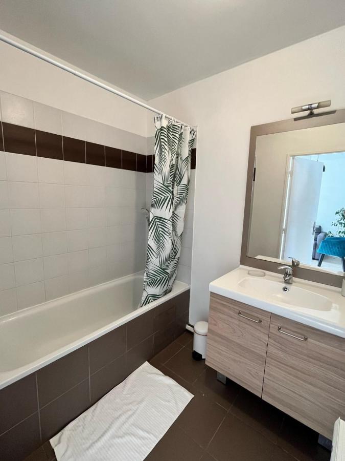 Modern And Bright Apartment Near Paris La Courneuve Esterno foto