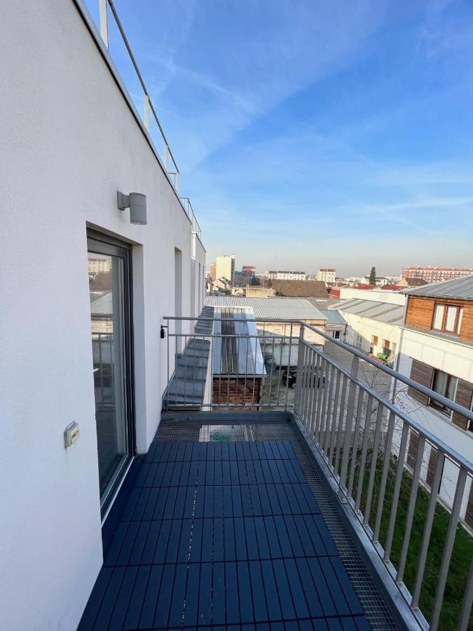 Modern And Bright Apartment Near Paris La Courneuve Esterno foto
