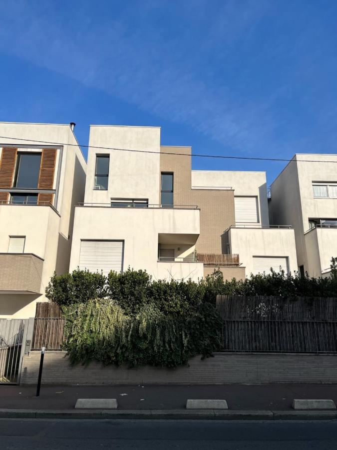 Modern And Bright Apartment Near Paris La Courneuve Esterno foto